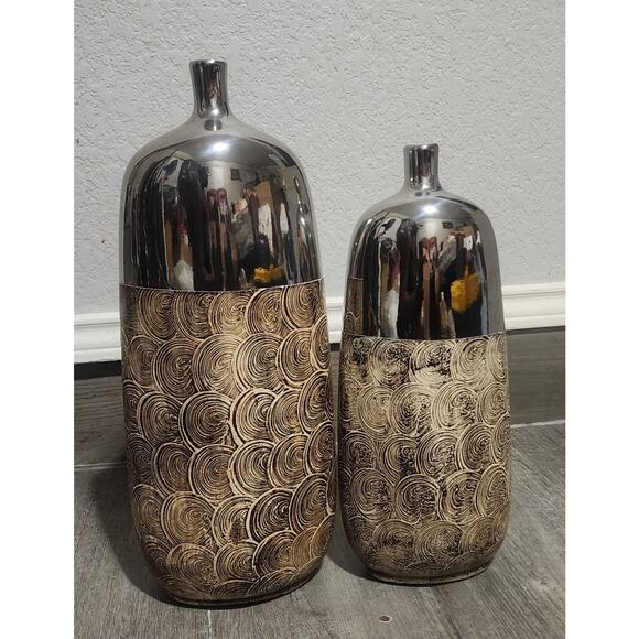 Set of 2 Sliver and brown vases.